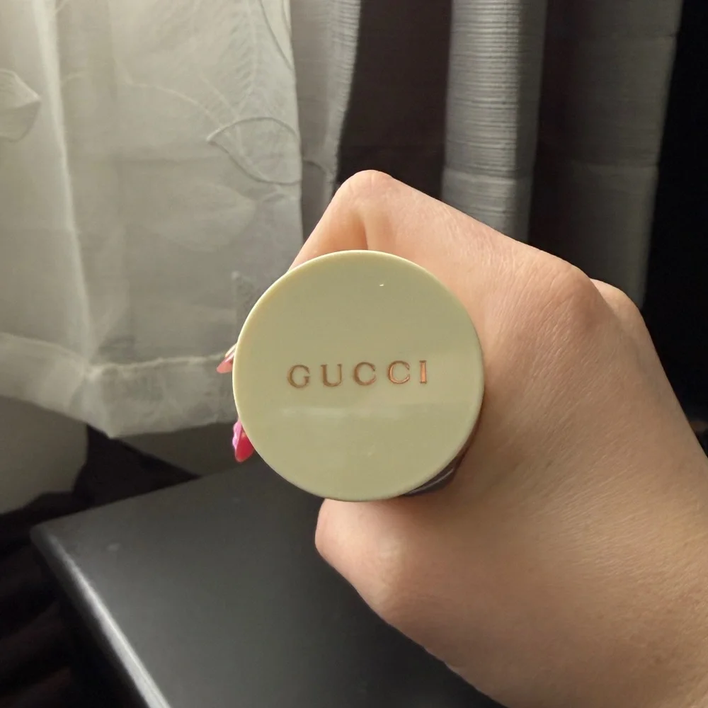 GUCCI 24 Hour Full Coverage Luminous Matte Finish Foundation Shade 132W